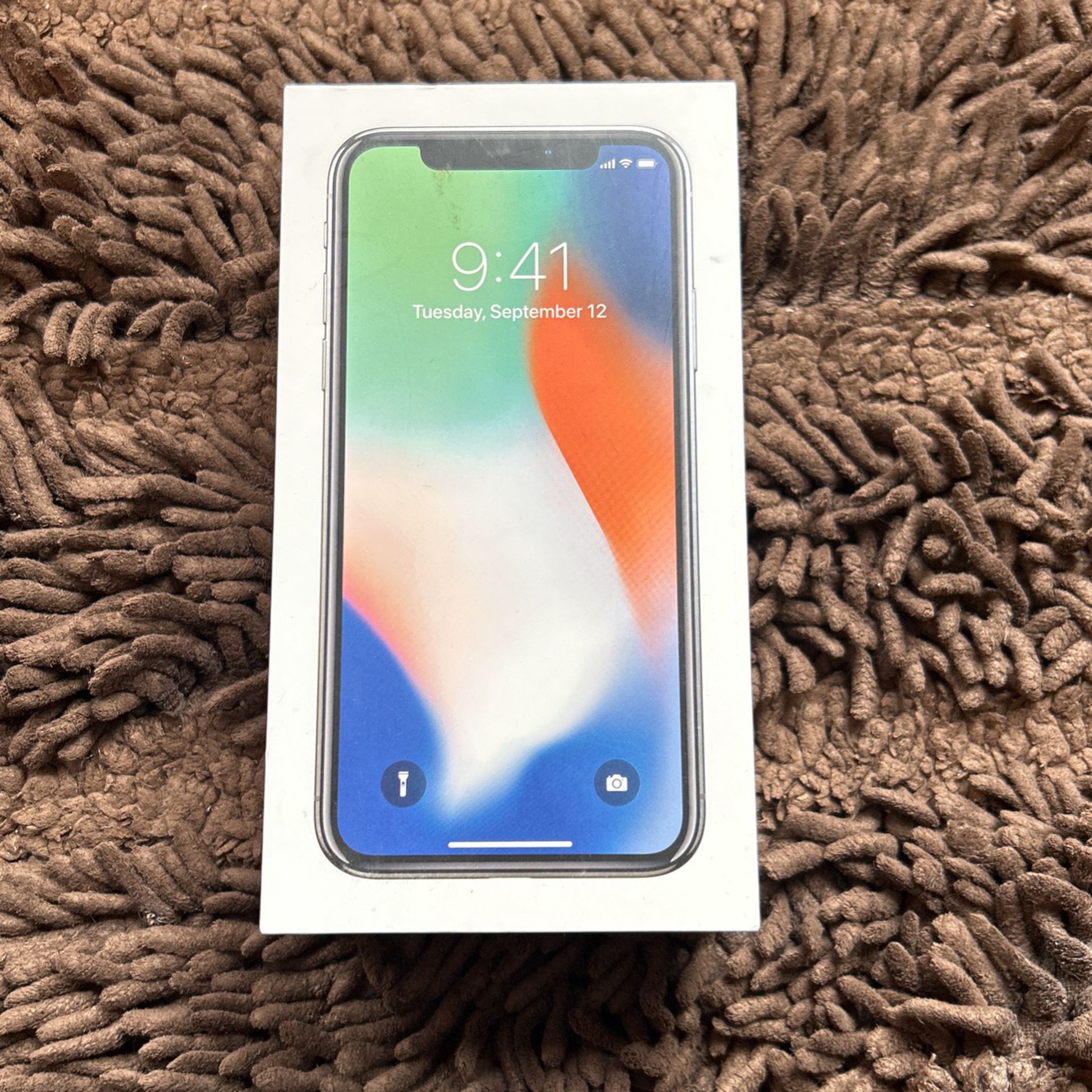 iPhone X Silver Box