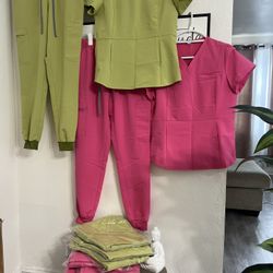 Scrubs / Medical Uniforms 