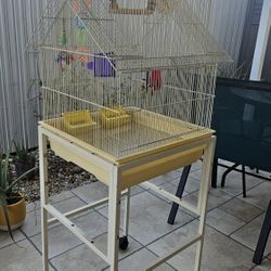 Jaula Amarilla Para Aves En Exelentes Condiciones. 