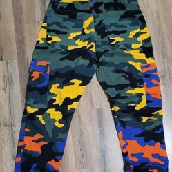 Forever 21 Camo  Pants Size 33
