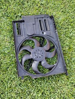 Mini Cooper Or BMW X1, X2 Radiator Fan.