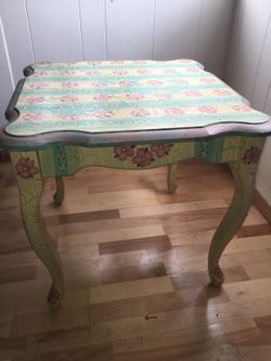 Vintage shabby chic table