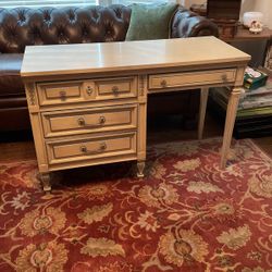Beautiful French Country Style Antique Desk (Very Good Condition)