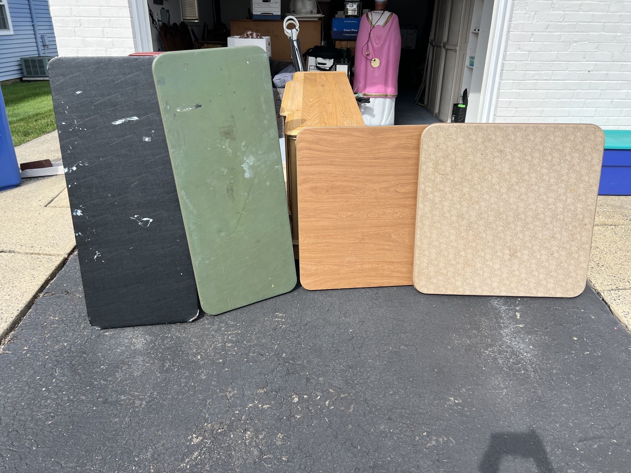 4 Folding Tables