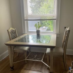 Dining Room Table And Chairs 