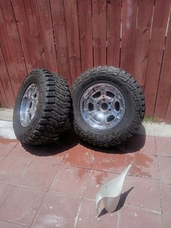 Tires 33x12.50r17 LT