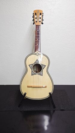 Vihuela Mariachie Size 2 Rojo