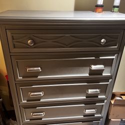 Bedroom Set For Sale