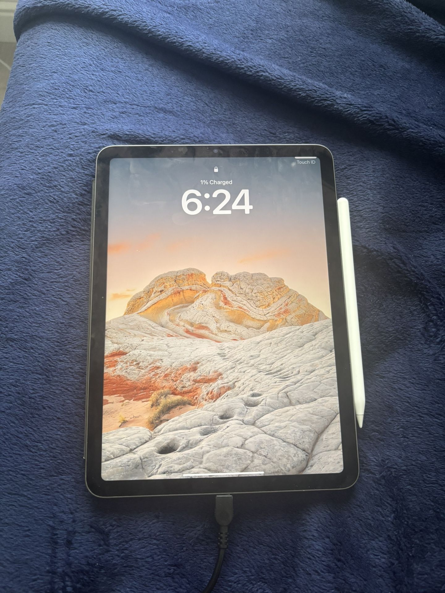 iPad Air + Pen & Keyboard/Case