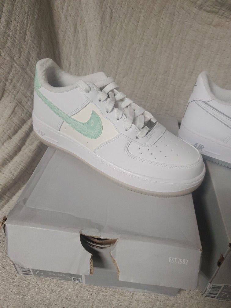 New Nike Force 1 LV8 GS 7y OR Women 8.5