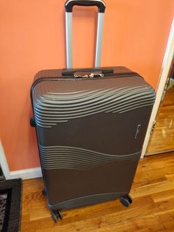 Quality Hard Shell 30" Check-In Luggage with 4 Wheels