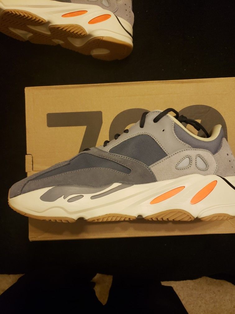 Yeezy Boost 700 Magnet