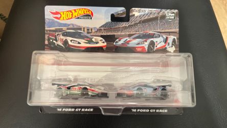 Hot Wheels Premium Ford GT 2 Pack