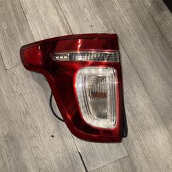 11-15 Ford Explorer Tail Light Lamp Left Driver OEM TESTED BB53-13B505-A #2579