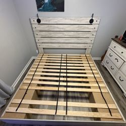 King Size Bed with built in drawers 