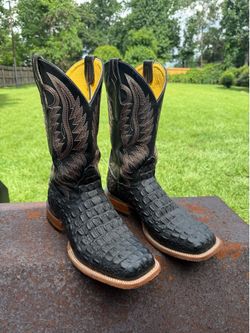 Cavenders Boots Caiman Print (Not real skin)