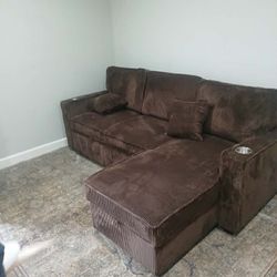 New Sleeper Sectional Couch with USB, Cup Holders and Storage! Free Delivery 🚚! 