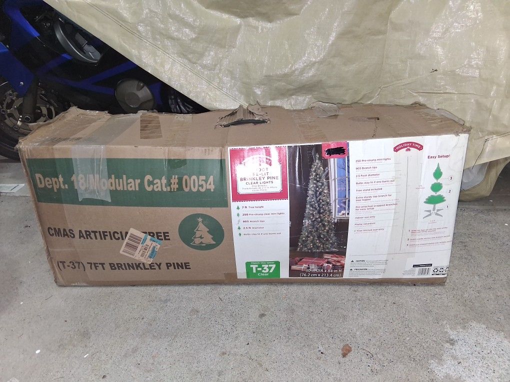 7 Foot Pre LIT CHRISTMAS TREE