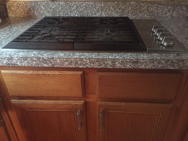 Gas Stove. Countertop30". Will install!