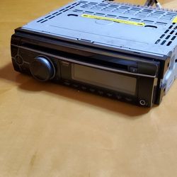 Clarion CZ102 detachable face car stereo Radio w/cd , aux input