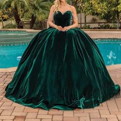 Quince/ Sweet 16/ Formal Dress, Petticoat, and Crown