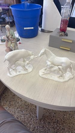 Vintage Noritake Nippon Toki Kaisha White Mare with Foal Bone China 6.5"T