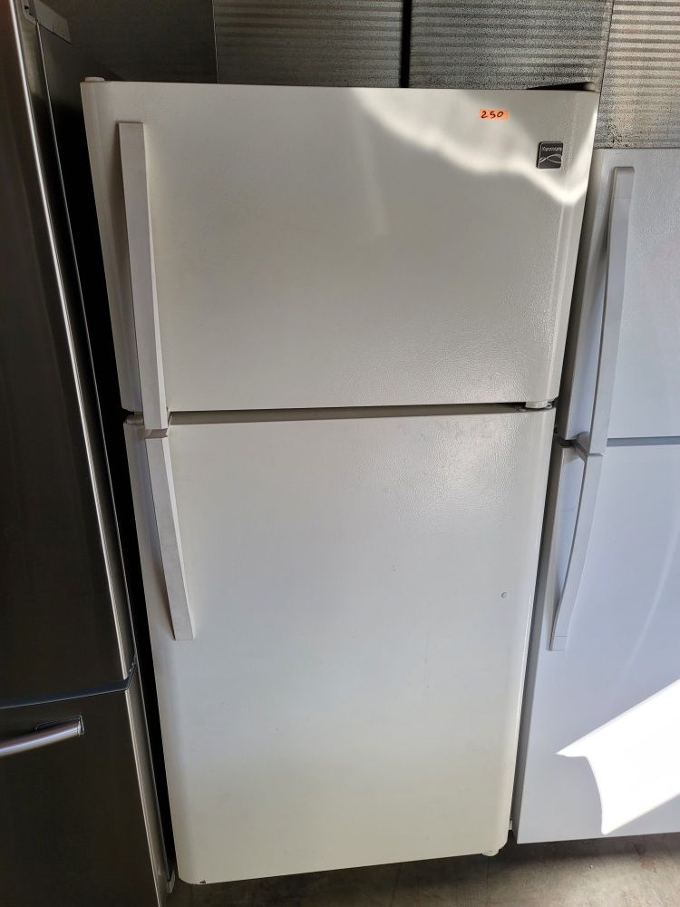 Kenmare 18cu Ft White Top Freezer Refrigerator Apartment Size