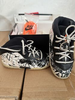 Nike Kids Shoes Size 9