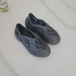 Kids Black Adidas Yeezy Foam Runner Shoes