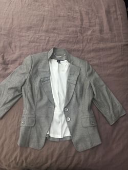 White House Black Market RN 111459 