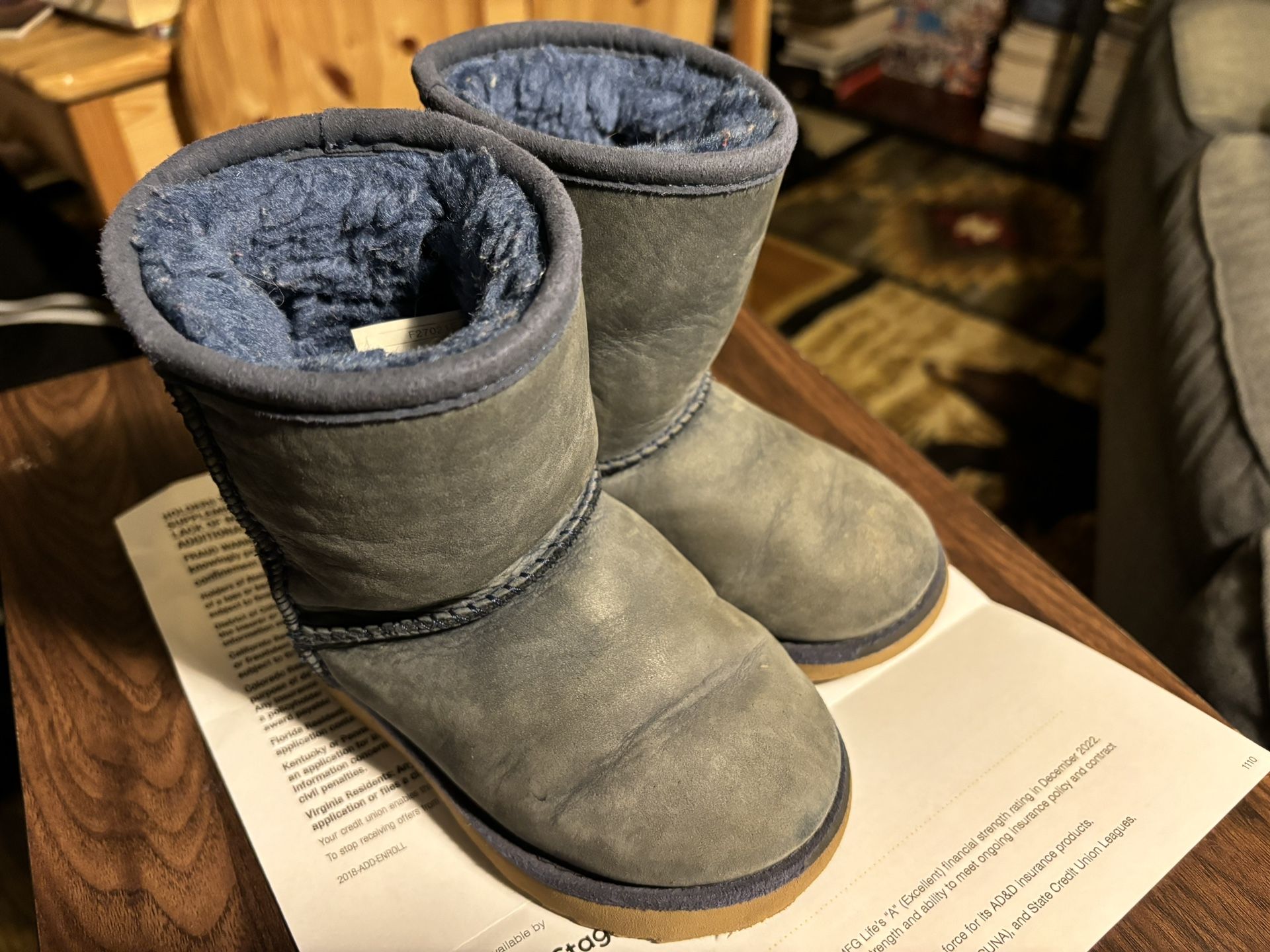 Toddler/ pre-school UGG Boot (Size: USA 7)