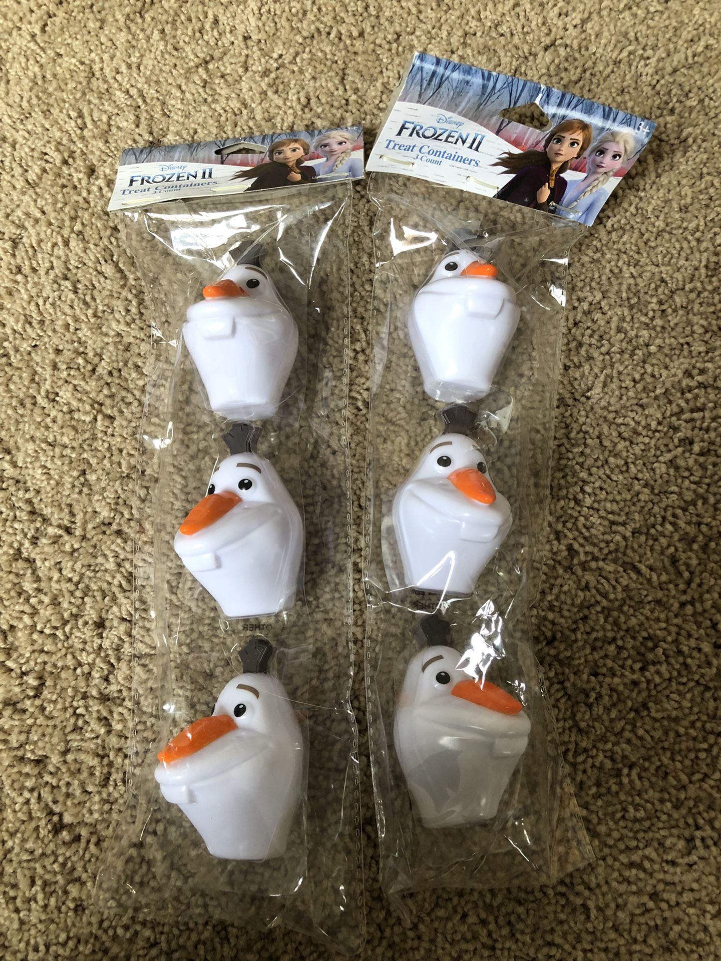 6 Frozen II Treat Container. Open Up.