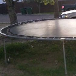 Trampoline 