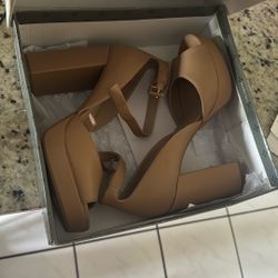 Sun Stone Model Heels