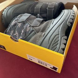 Snow Boots Size 2 M 