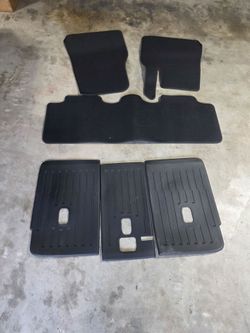 NEW oem Tesla Y 2024 Floor mats and Back Seat Covers