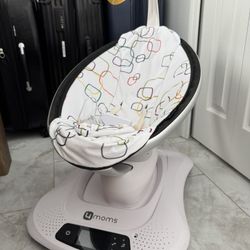 4 MOMS MAMAROO INFANT SEAT/ SWING