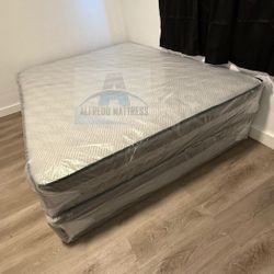 Queen mattress regular set with box spring ( 2pc brand new) 
