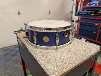 Gretsch 14x5.5 USA Custom w/ 301 Hoops & Micro-Sensitive Throwoff 2021 - Satin Mystic Blue