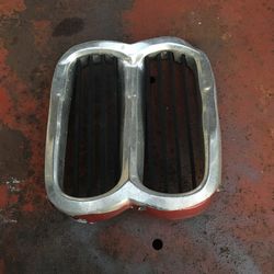 used BMW front grille 1974-76 Series-for parts (black slats)