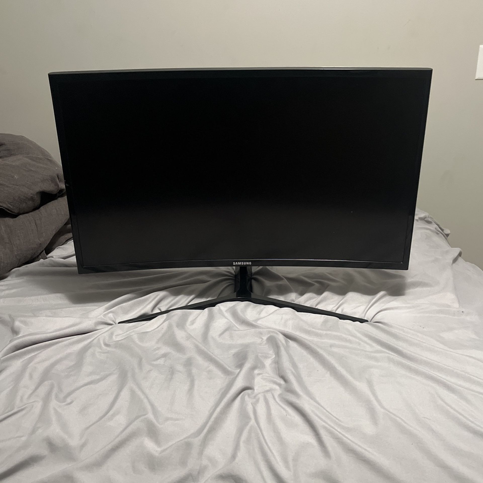 Samsung curved monitor 