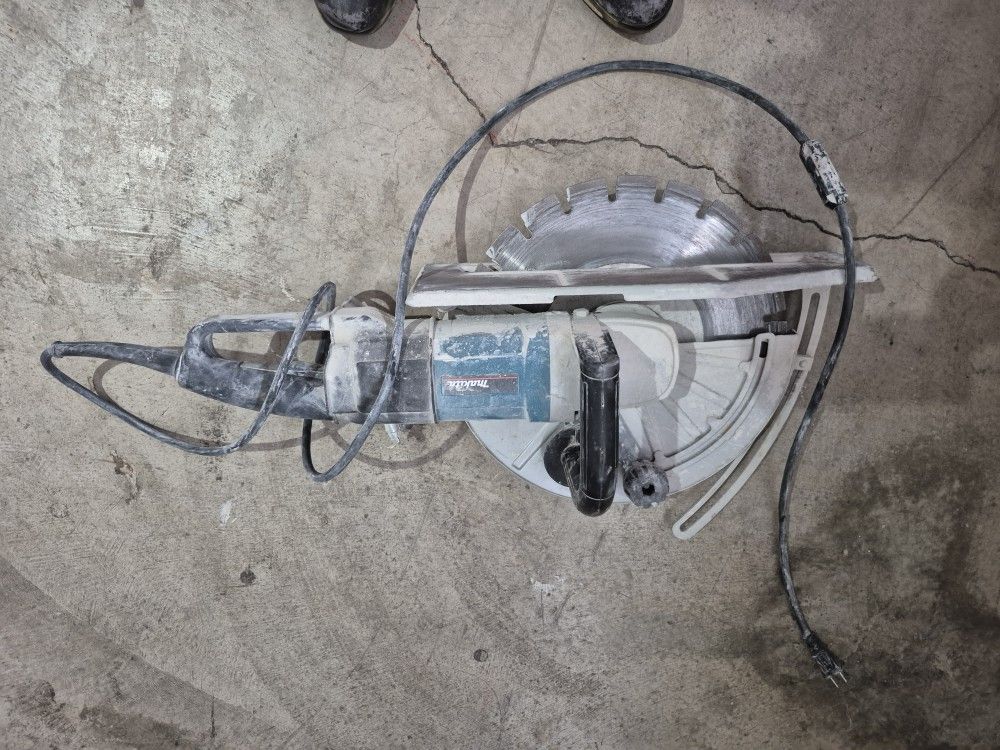 Makita Concrete Saw