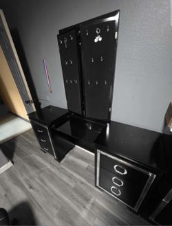 Black vanity