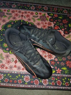 Mens soccer shoes