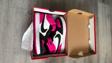 New Kids Nike size 2.5y