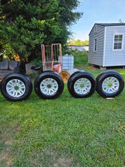 18” Tires/Wheels Set of 4 — 8-Lug, Fits F250 — Like New — $600