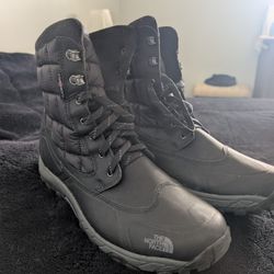 Men's North Face thermoball snow boots 