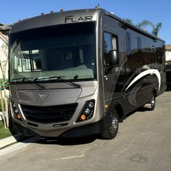 2016 Fleetwood Flair 29’