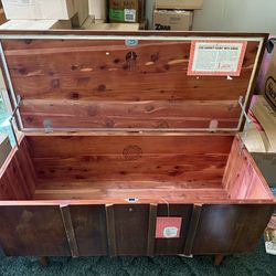 Lane Sweetheart coffee table/chest