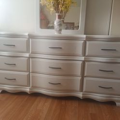 DRESSER AND MIRROR 